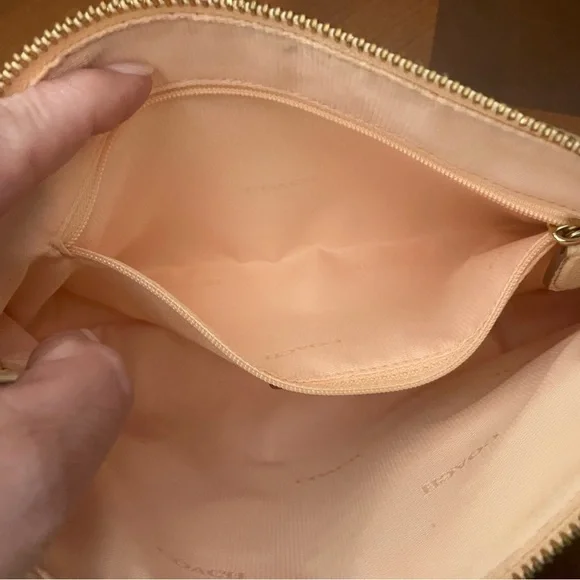 EMBOSSED HORSE AND CARRIAGE CHARLEY CROSSBODY IN PEBBLE LEATHER in Blush Pink - Picture 3 of 12